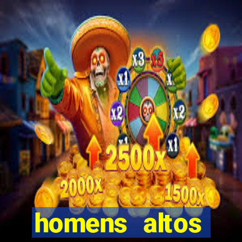 homens altos sarados pelados